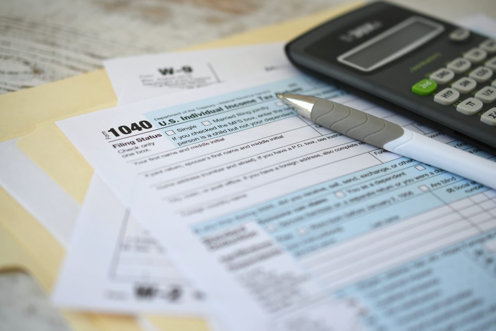irs 1040 tax return form for tax preparation